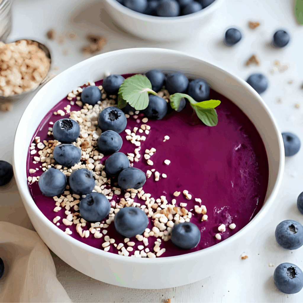 Grießpudding Bowl mit Heidelbeermus – cremiger Seelenwärmer fürs Frühstück oder Dessert